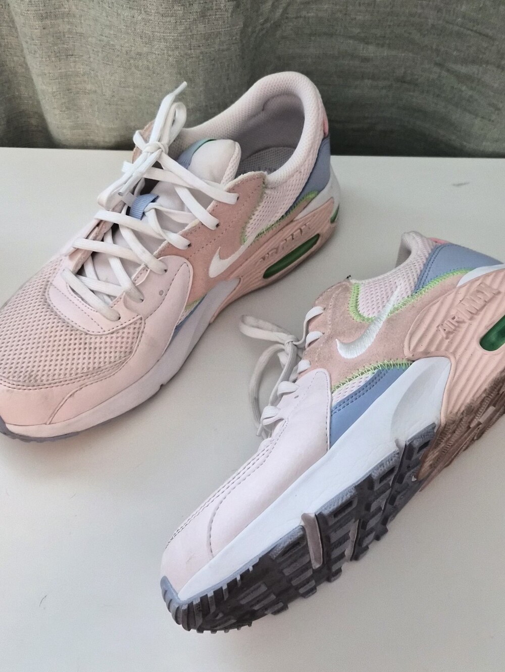 Nike Women’s Air Max Excee Pastel Pink & Blue Sneakers Size 10